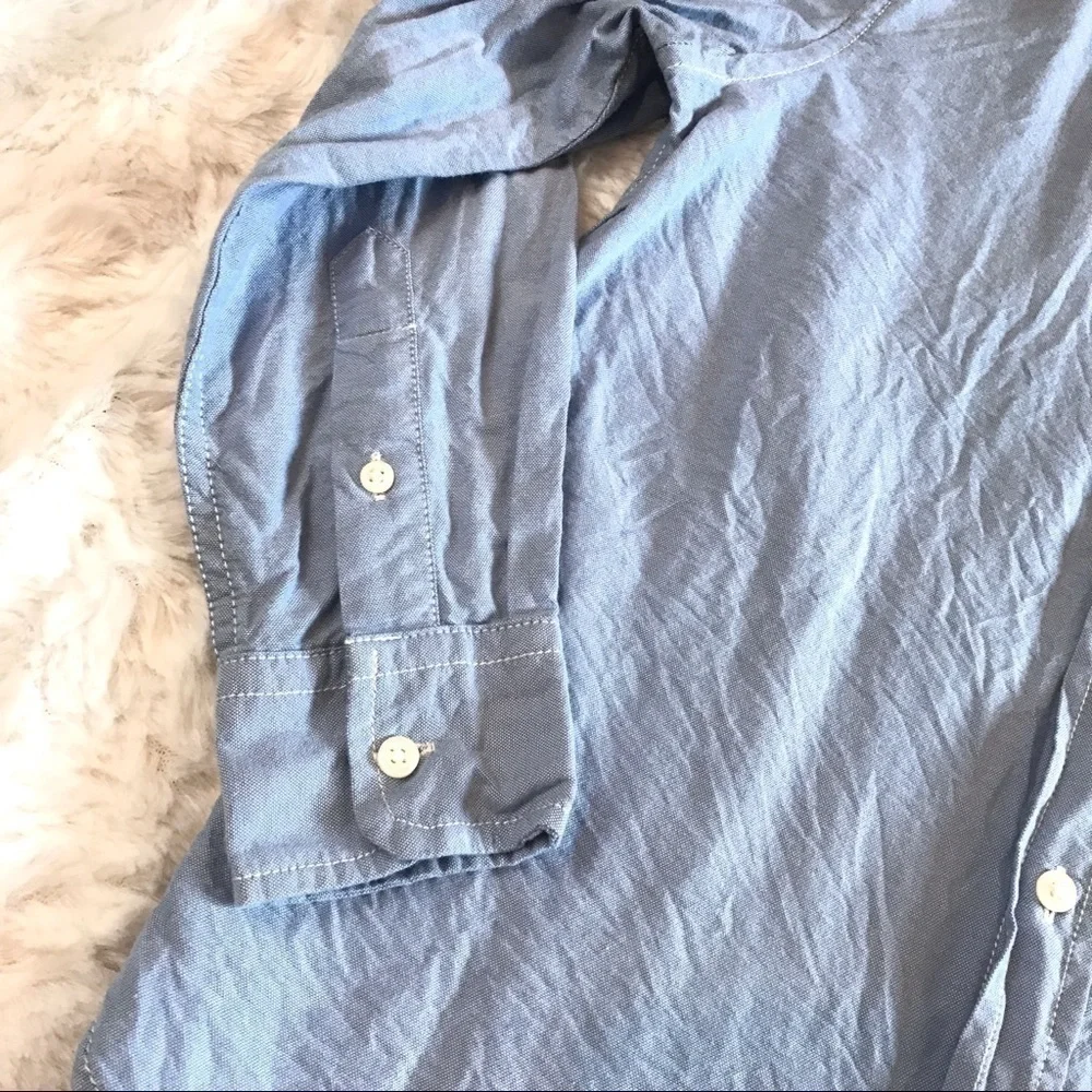 GAP Chambray Light Blue Button Down Dress Shirt